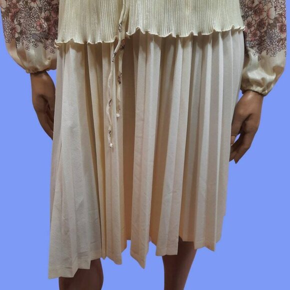 Vintage 70s Pleated Floral Butterfly Dress Cream Semi Sheer Long sleeve size M - Picture 6 of 12